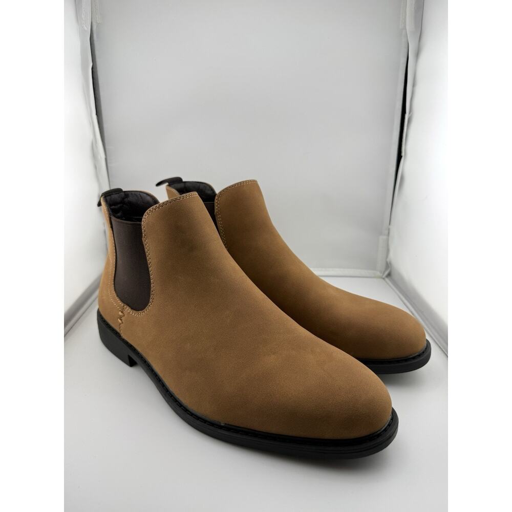 NWOB Madden Maxxin Mid Height MEN'S Chelsea Boot COLOR Taupe Suede SIZE 9.5